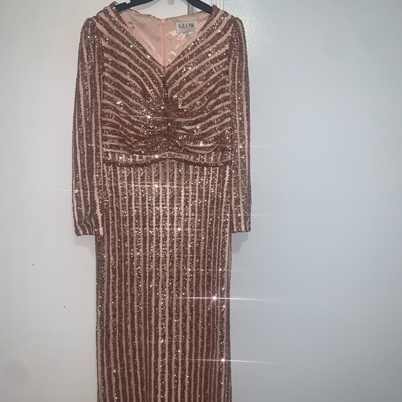 Selling this beautiful gold dress. Size 18 worn once - Picture 1 of 7